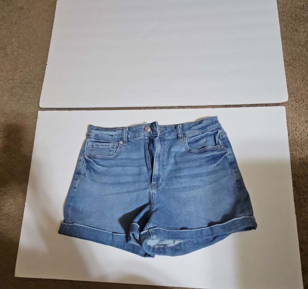 American Eagle Mom Shorts Size 10 Blue Cuffed Denim Stretch